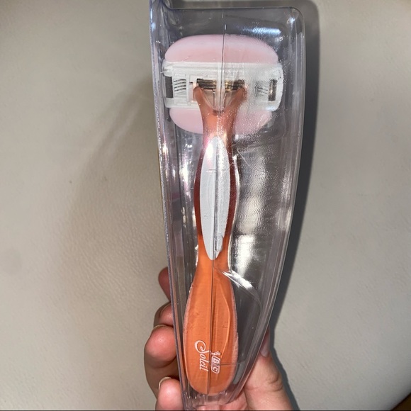 Bic Soleil Glide: Razor - Picture 3 of 4